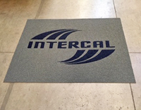 Alfombra corporativa personalizada a medida con logo empresa Chile